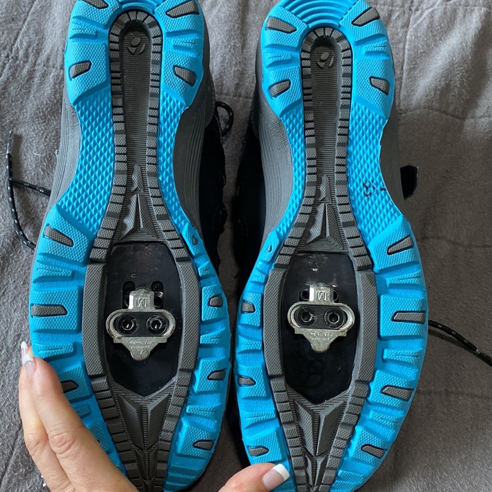 BONTRAGER Cycling Shoe | Size 9.5 - Picture 4 of 9